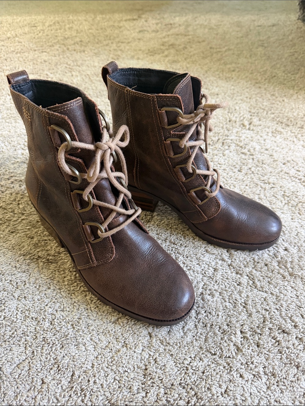 Sorel Brown Lace-Up Leather Cate Ankle Boots